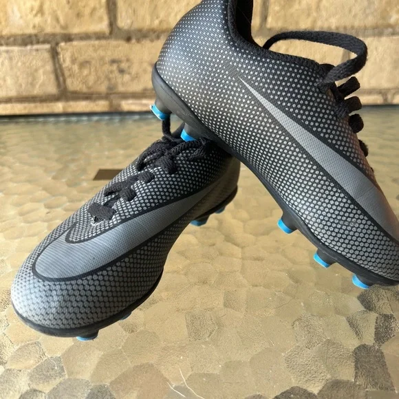 Nike Black and Gray Soccer Cleats - Picture 1 of 3